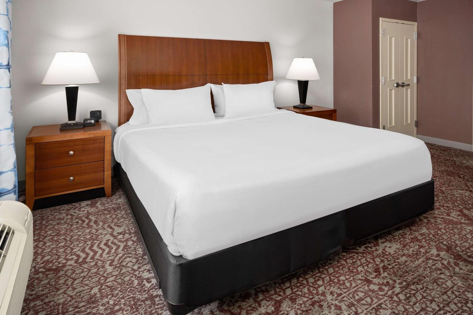 Hilton Garden 3*